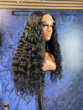 Load image into Gallery viewer, Lynae (Medium)