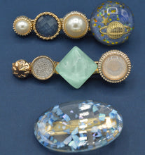 Load image into Gallery viewer, Gold Planet Hair Clip
