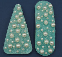 Load image into Gallery viewer, Pearl Hairclips
