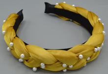 Load image into Gallery viewer, Twisted Pearl Headband
